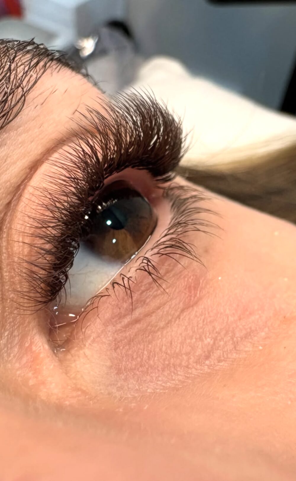Fox Eyes, close do olho com efeito alongado